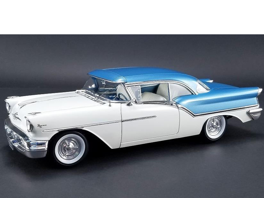 Acme A1808003 1957 Oldsmobile Super 88 1:18 Blue / White
