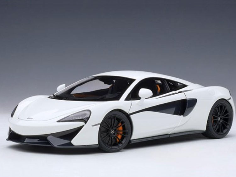 AUTOart 76041 McLaren 570S 1:18 White with Black Wheels