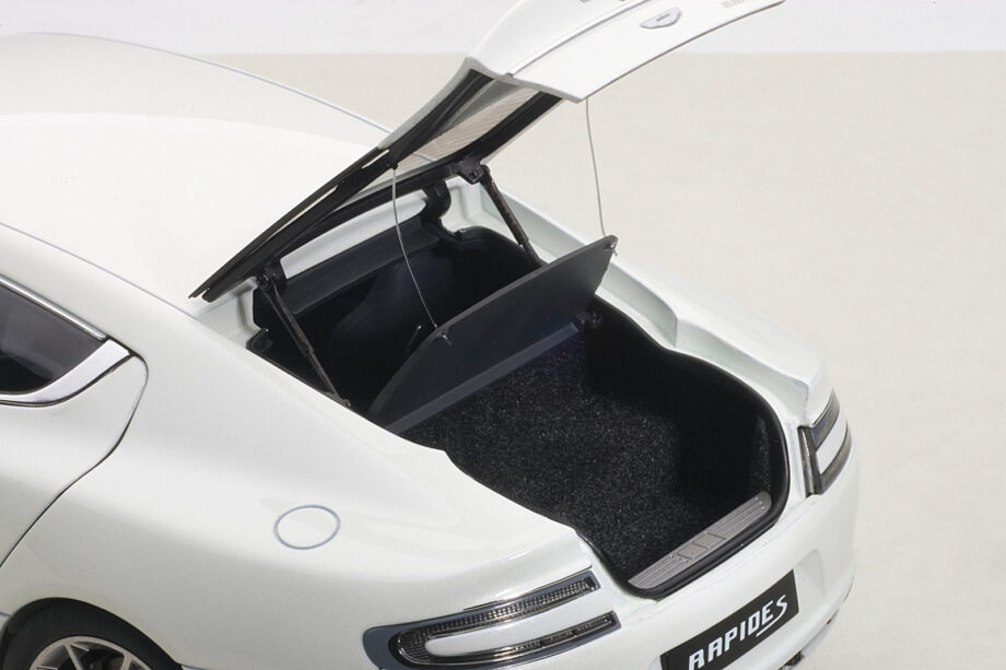 AUTOart 70256 2015 Aston Martin Rapide S 1:18 Stratus white