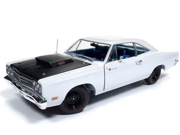 Autoworld Amm1147 1969 1/2 Plymouth Road Runner 1:18 White