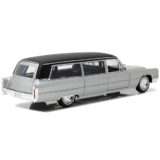Greenlight 18005 1966 Cadillac Limousine with Black Top 1:18