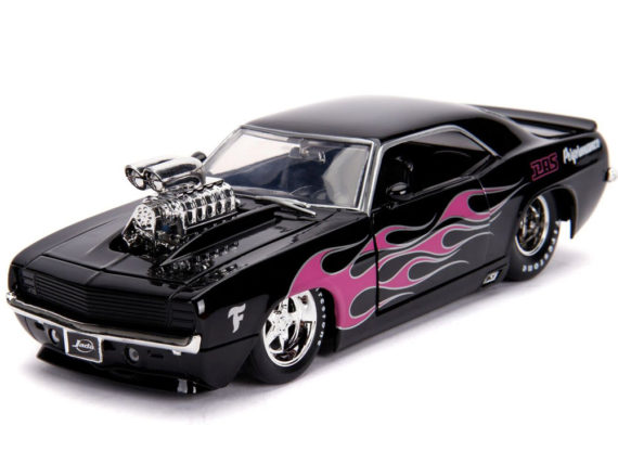 Jada 30707 Bigtime Muscle 1969 Chevrolet Camaro with Blower Engine 1:24 Black with Pink Flames