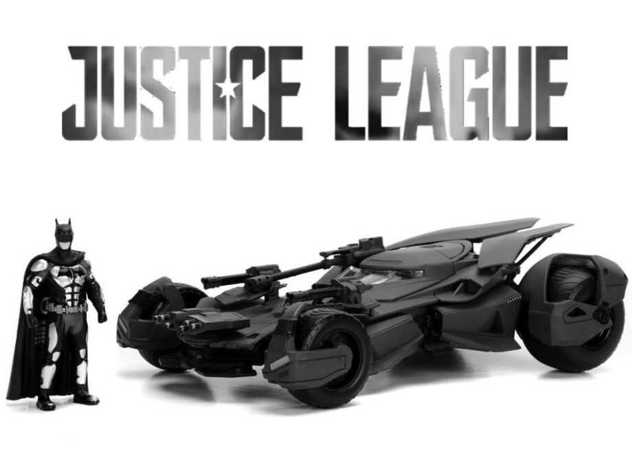 Jada 99232 DC Batman Justice League Batmobile 1:24 With Batman Figure