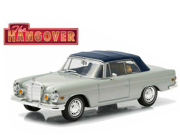 Greenlight 86492 Hangover 1969 Mercedes Benz 280 SE Top Up with Tiger 1:43 Silver