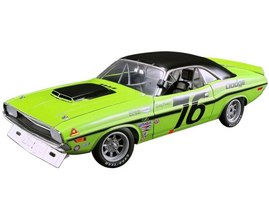 Acme A1806009 1970 Dodge Challenger T/A #76 1:18 Sam Posey Green