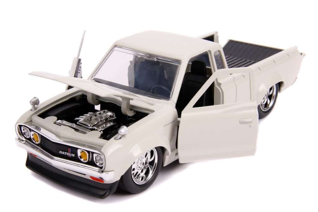 Auto World Xtraction 1975 Datsun 620 Pickup Truck (Red, White, Blue) HO Slot Car - Foto 8