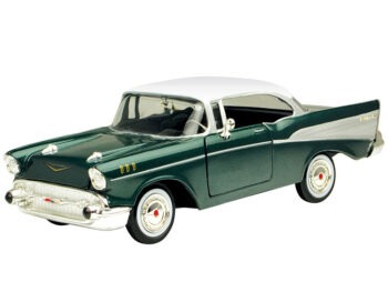 Motormax 73228 1957 Chevy Bel Air Hard Top 1:24 Green