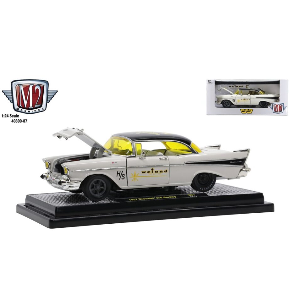 M2 Machines 40300 87A 1957 Chevrolet 210 Hard Top 1:24 Gloss Colonial Creme
