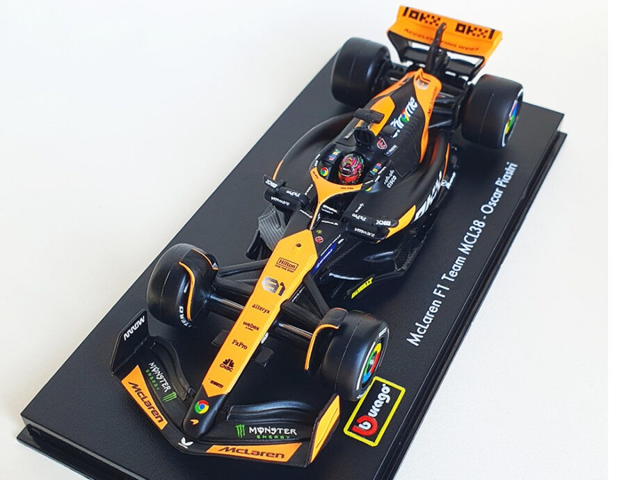 Bburago 18-38215 OP F1 McLaren MCL38 Miami GP 2024 1:43 with Driver #81 Oscar Piastri
