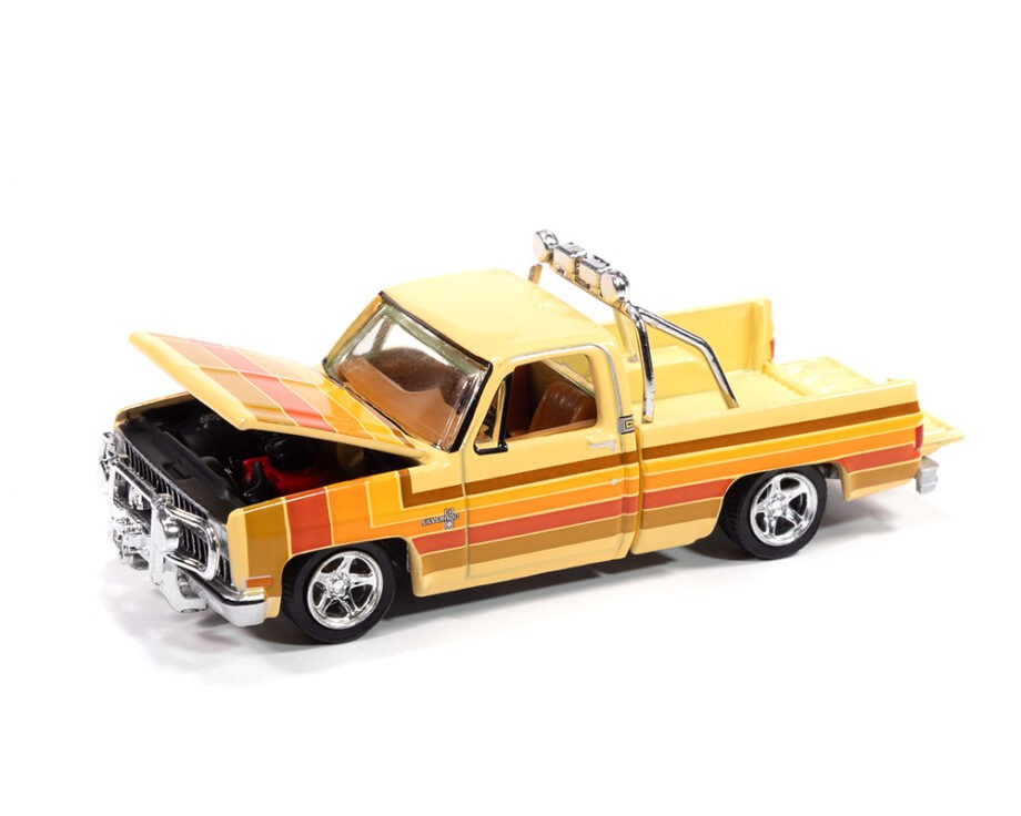 Autoworld AWSP191 1981 Chevrolet Silverado Fleetside Custom Lowered 1:64 Beige