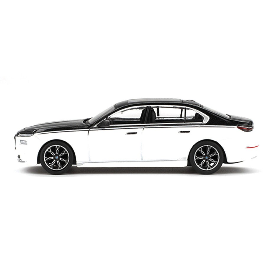 Mini GT MGT00959 BMW i7 xDrive60 2-Tone 1:64 Alpine White / Black Sapphire