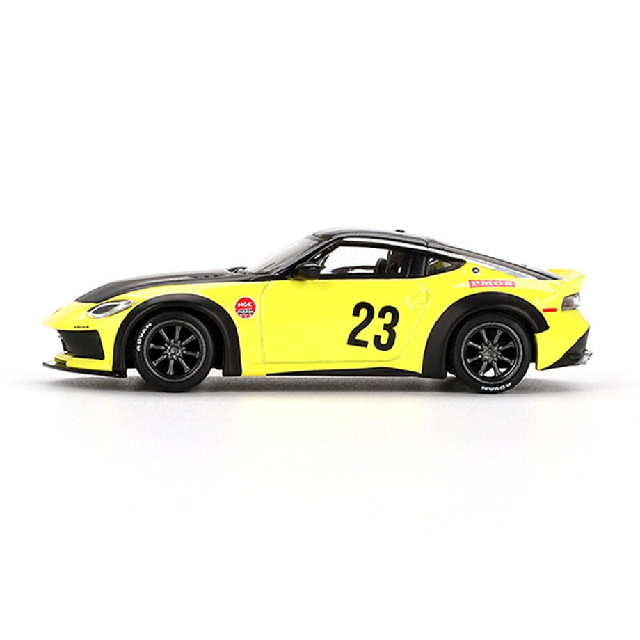 Mini GT MGT00826 LBWK Liberty Walk LB Nation Works Nissan Z 1:64 Ikazuchi Yellow