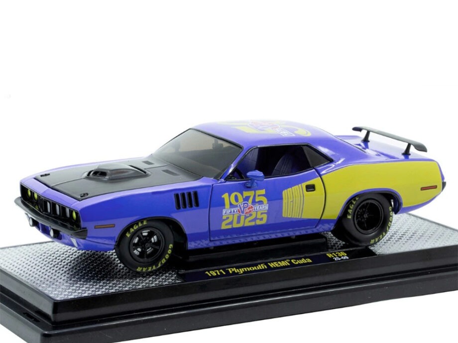 M2 Machines 40300 136 A 1971 Plymouth Hemi Cuda VP Racing 50 Year Anniversary 1:24 Blue