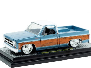 M2 Machines 40300 136 B 1976 GMC Sierra Grande 15 Custom 1:24 Blue Metallic with Wood
