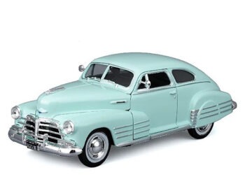 Maisto 32921 1948 Chevrolet Fleetline Aerosedan 1:24 Light Green