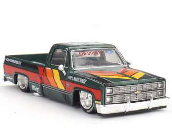 Mini GT x Kaido House KHMG226 Chevrolet Silverado Kaido Works V3 1:64 Dark Green