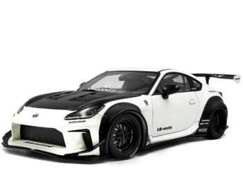 Solido S1813602 2024 Toyota GR86 LBWK Body kit 1:18 Pearl White / Carbon Hood