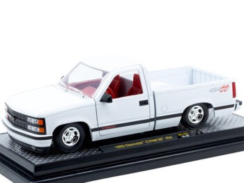 M2 Machines 40300 142 A 1993 Chevrolet C1500 SS 454 Pick Up Truck 1:24 White