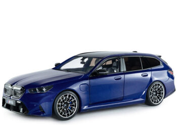 Solido S1814801 2024 BMW M5 Touring 1:18 Marina Bay Blue Metallic