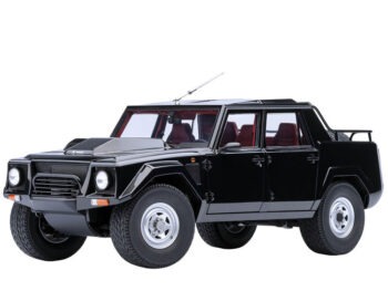 AUTOart 74550 Lamborghini LM002 1:18 Nero Tenebre Black