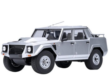 AUTOart 74553 Lamborghini LM002 1:18 Argento Metallic Silver