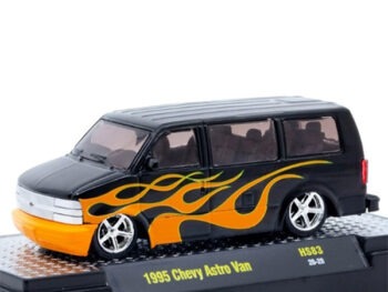 M2 Machines 31500 HS83 1995 Chevrolet Astro Van 1:64 Black with Flames
